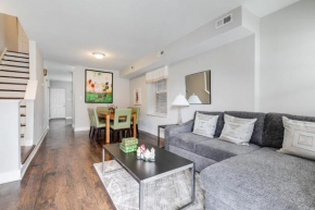 Cozy spacious family home near Carytown fully fenced